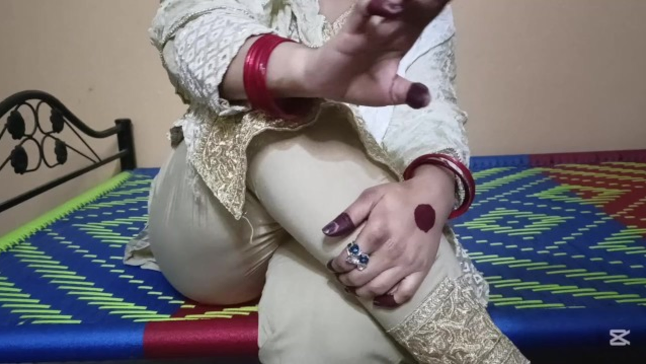 Mature Pakistani Bhabi's Desi GIRLFRIEND has a reunion with her Indian BEAU after a lengthy time of PLUS-SIZE orgy
