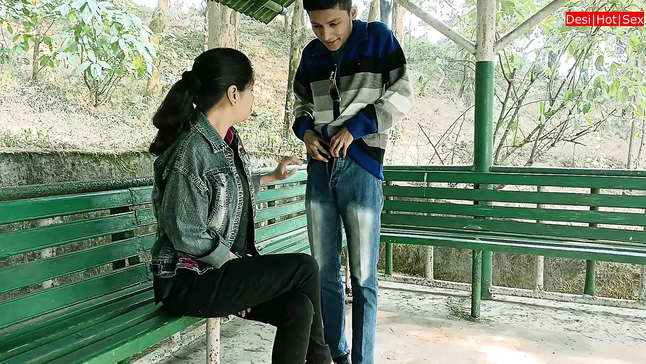 Hot Desi babe enjoys outdoor sex with a 18yo stud