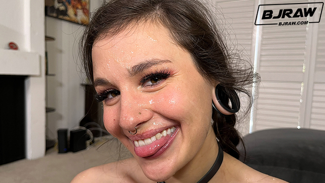 Luna Supah-ultra-cute has a supah-adorable throat