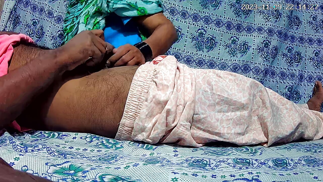 Antique Indian duo hooks up with torrid Indian mommy in douche fuck-a-thon gauze