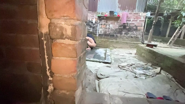 Scorching Indian Desi Bhabhi Chudlam gets her taut booty fucked in the rain