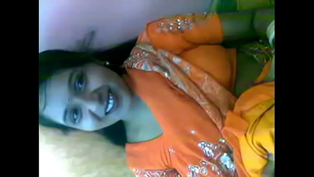 Hot Desi babe fucks her Bangladeshi lover in a hot Desi affair